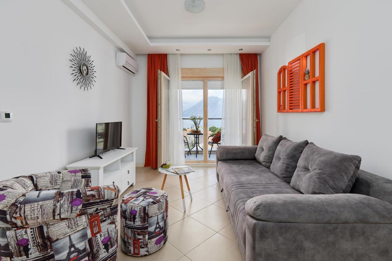 M&M&M Apartments Kotor Eksteriør billede