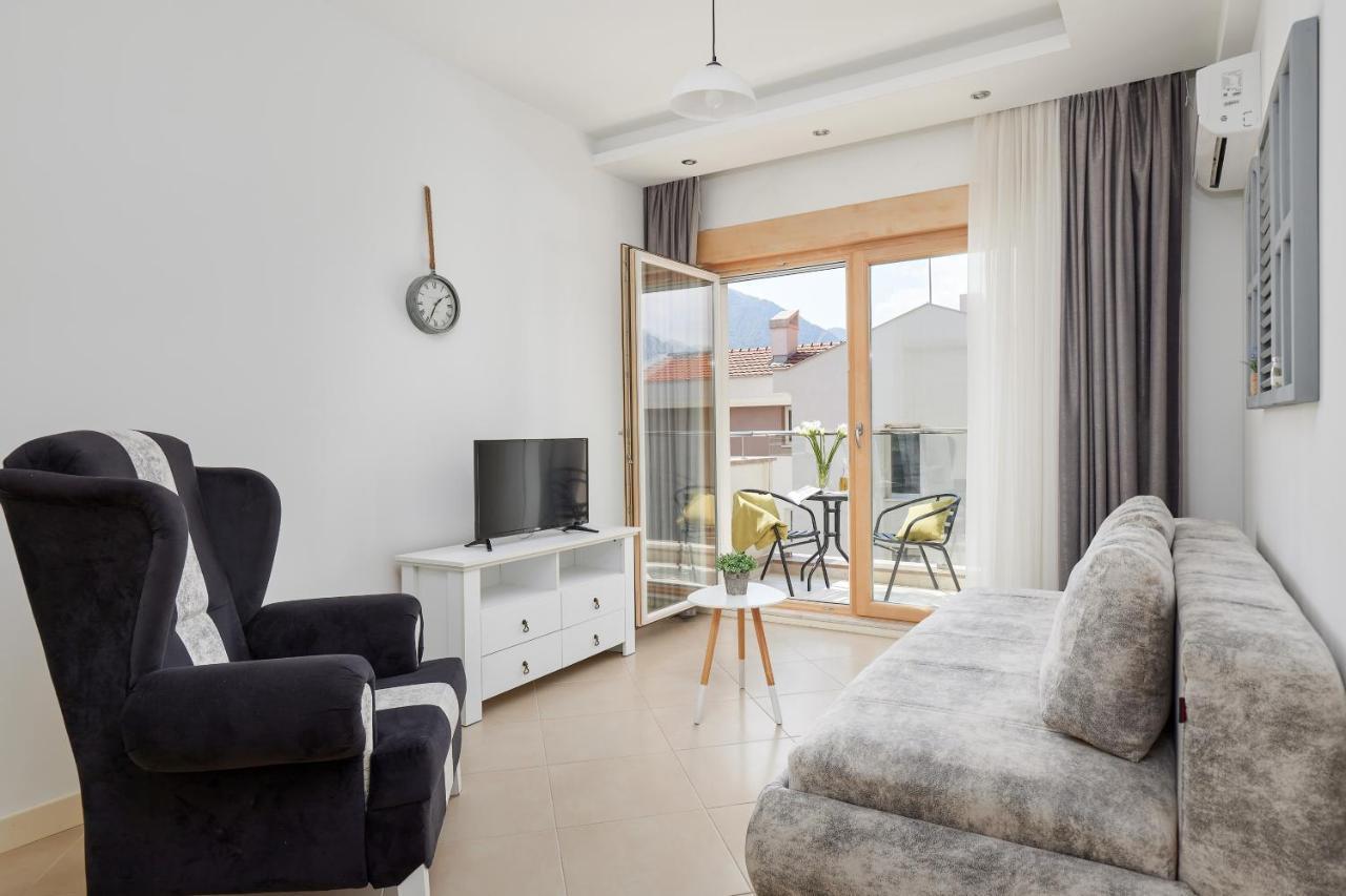 M&M&M Apartments Kotor Eksteriør billede